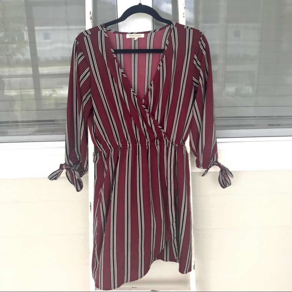 Striped three-quarters sleeve dress